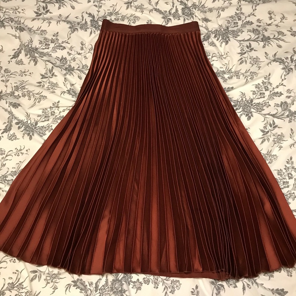 Pleated skirt